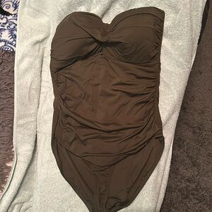 Ann Cole Olive one piece strapless swimsuit with ruching, 0 straps NWOT size 16